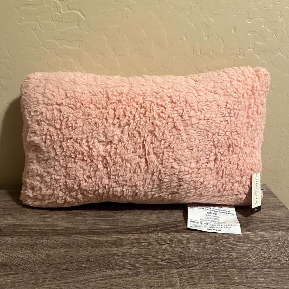 Target Bullseye Lumbar Throw Pillow Pink Valentine NWT